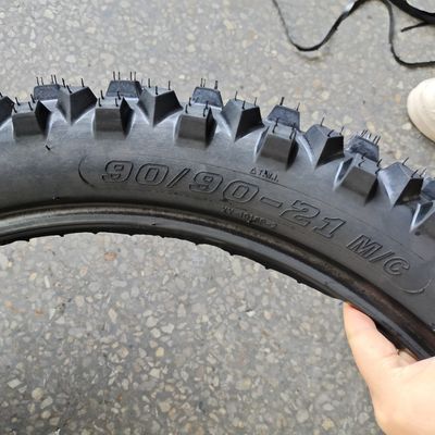 90/90-21 Pneumatici per motociclette con classificazione 6PR/8PR Ply e colore nero sul mercato