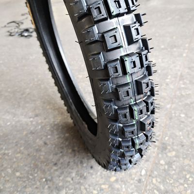 Rifornimento pneumatici per motocicli 3.00-17 con materia prima in gomma naturale acciaio nylon