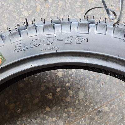 Rifornimento pneumatici per motocicli 3.00-17 con materia prima in gomma naturale acciaio nylon