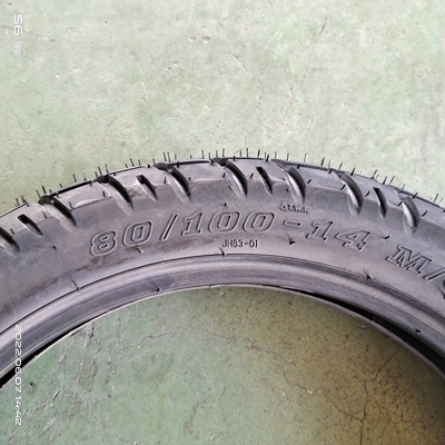 Acceptabile pneumatico OEM di gomma per moto 80/100-14 per la garanzia del involucro del pneumatico