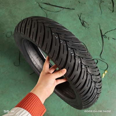 140/70-17 8 Ply Rate Nero pneumatico da motocicletta 18 pollici Prodotto per il carico Porto Qingdao