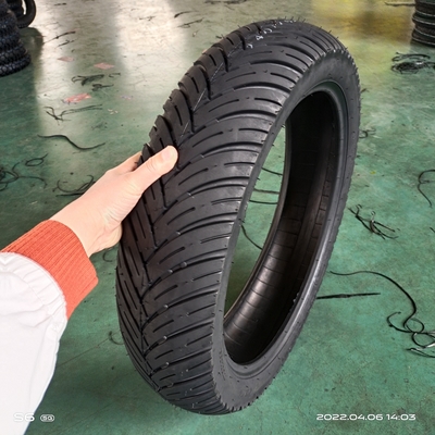 140/70-17 8 Ply Rate Nero pneumatico da motocicletta 18 pollici Prodotto per il carico Porto Qingdao
