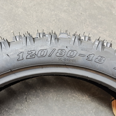 Pneumatici per motocicli 120/80-18 Pneumatici senza tubi con 35%-55% di contenuto di gomma e OEM accettabile