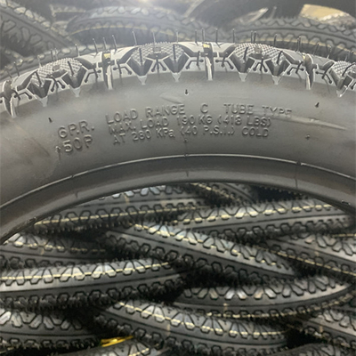 Ruote e pneumatici per motociclette per 3.00-17 Port Qingdao Port di carico Forza di trazione 10.5