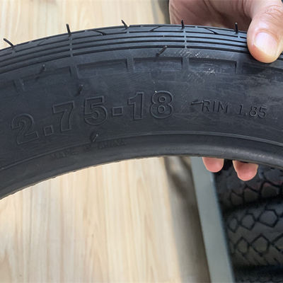 Bajaj Boxer Pneumatico per motociclette 2,75-18 20000 KM Durata di vita 5000 pezzi al giorno Capacità di produzione