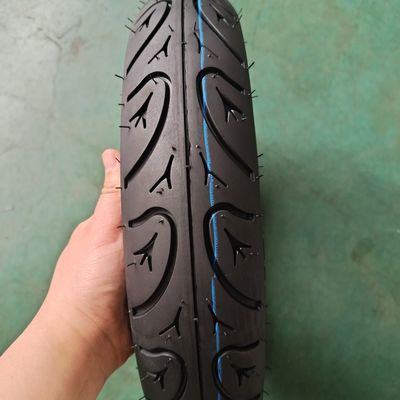 Capacità di produzione Pneumatici per scooter e motociclette 5000 p.p. al giorno 3.00-10 Scopo Sostituzione/riparazione