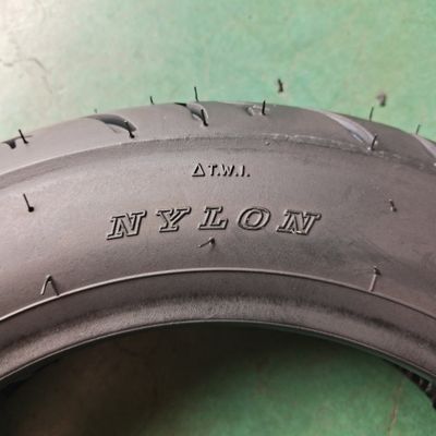Capacità di produzione Pneumatici per scooter e motociclette 5000 p.p. al giorno 3.00-10 Scopo Sostituzione/riparazione