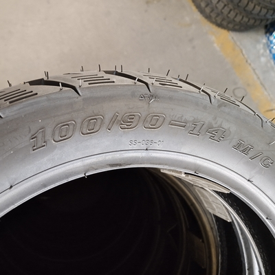 Pneumatici per motocicli senza tubo in gomma 90/90-10 90/100-10 100/90-10 110/90-10