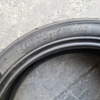 6pr/8pr Pneumatici senza tubi per moto 140/70-17 con OEM Acceptabile e Ply Rating 6pr/8pr