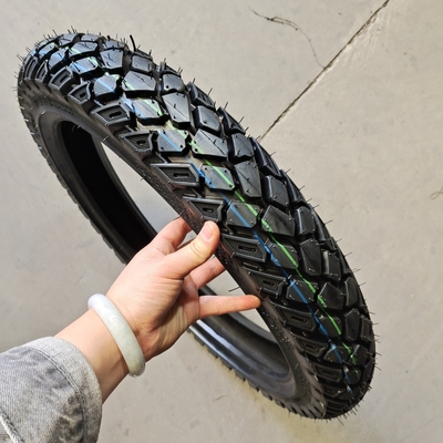 17" 18" 19" 21" pollici pneumatici da moto con gomma naturale realizzati nel porto di carico Qingdao