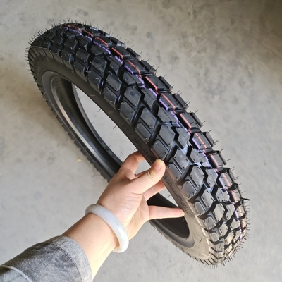 Super gomma pneumatico per motociclette per 3.00-17 Dimensione del pneumatico e involucro del pneumatico 110/90-18