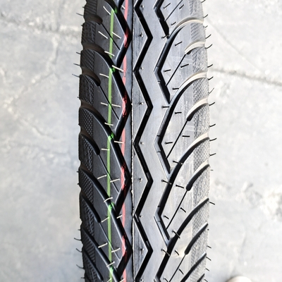 Pneumatici di gomma naturale 2.75-16 2.75-17 2.75-18 2.50-17 9090-18 con materia prima