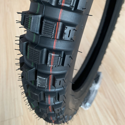 Contenuto di gomma del 35%-55% Pneumatici per motocicli 3.00-17 per consegna puntuale entro 25 giorni