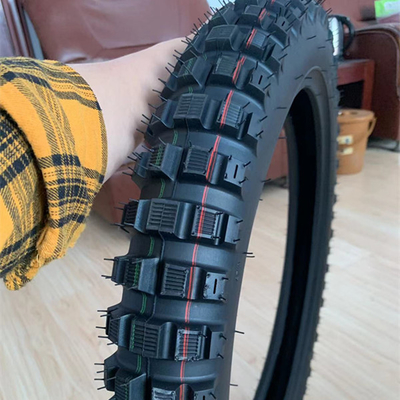 Contenuto di gomma del 35%-55% Pneumatici per motocicli 3.00-17 per consegna puntuale entro 25 giorni