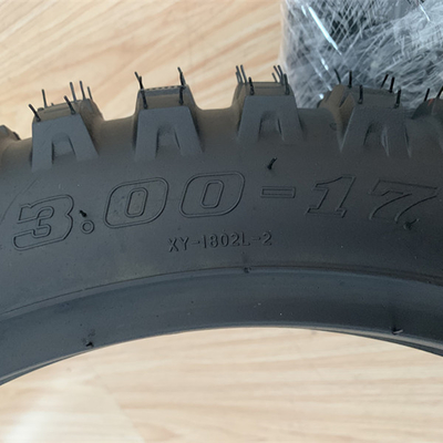 Contenuto di gomma del 35%-55% Pneumatici per motocicli 3.00-17 per consegna puntuale entro 25 giorni