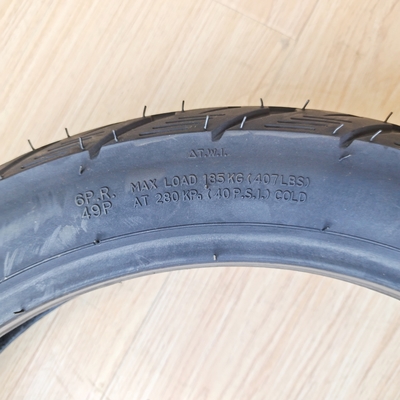 14 ruote Pneumatici per moto 80/90-14 per il porto di carico Porto di Qingdao e involucro dei pneumatici
