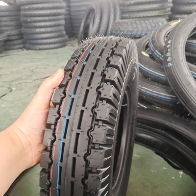 Prendi il tuo pneumatico da moto Bajaj a tre ruote 4.00-8 sostituito con uno