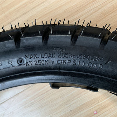 Pneumatici per motociclette del porto di Qingdao 18 e 5000 pezzi al giorno Capacità di produzione