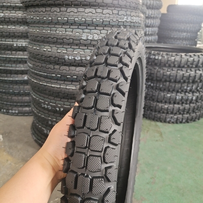 Contenuto di gomma del 35%-55% Pneumatici per motocicli di gomma naturale 3.00-18 Pneumatici senza tubi al meglio