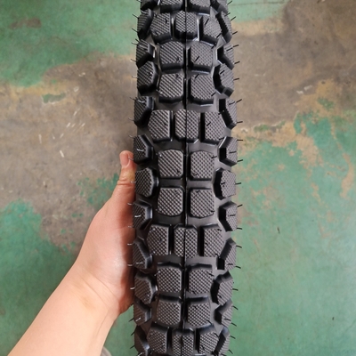 Contenuto di gomma del 35%-55% Pneumatici per motocicli di gomma naturale 3.00-18 Pneumatici senza tubi al meglio