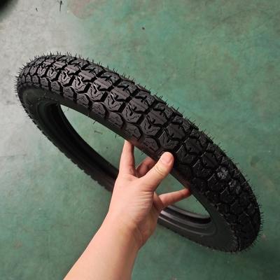 Esperienza del pneumatico superiore di gomma naturale per moto 3.00-17 6PR/8PR Ply Rating