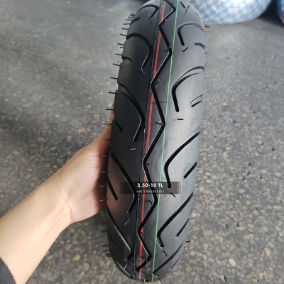 Contenuto di gomma del 35%-45% Pneumatici senza tubi per motociclette 3.50-10 350 10 con materiale durevole