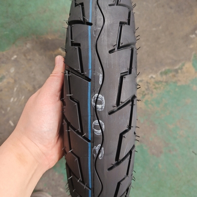 Pneumatici senza tubi per motocicli 3.50-10 3.00-10 con materia prima di gomma naturale acciaio nylon