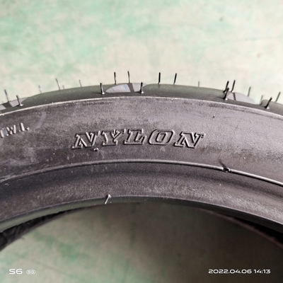 130/60-13 TL pneumatici per moto senza tubo di gomma con involucro e contenuto di gomma del 35%-55%