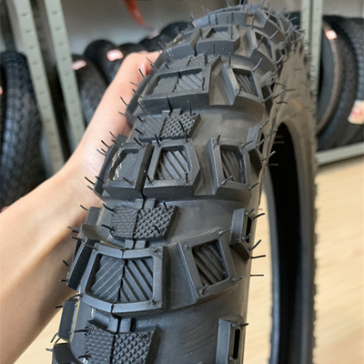 8PR Ply Rating Tire Casing Vendere pneumatici e tubi per motocicli 3.00-17