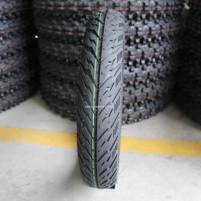 Buon pneumatico per scooter cinese 90/90-14 con peso di 2,6 kg e contenuto di gomma del 35%-55%