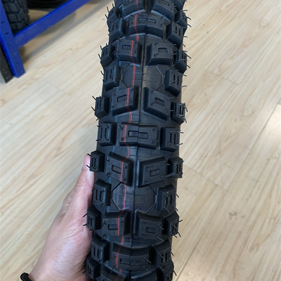 5000 pcs al giorno pneumatici per moto Maxxis per Bajaj Boxer 300-17 Contenuto di gomma 35%-55%