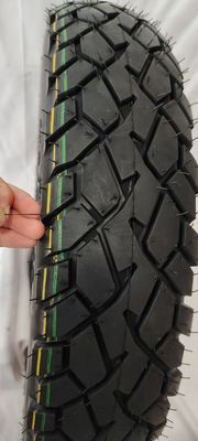 Capacità di produzione 5000 pezzi al giorno 110/90 16 pneumatici per moto senza tubi con involucro