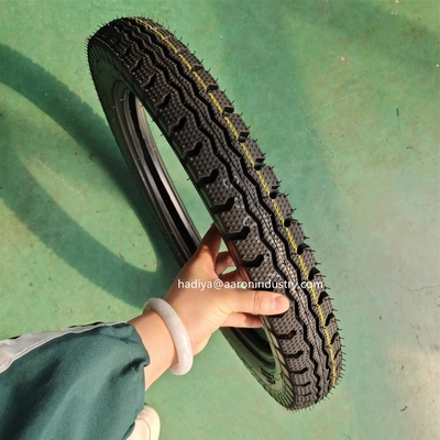Porto di carico Porto di Qingdao 3.00-17 30017 300.17 300X17 Pneumatici senza tubi per motociclette per JAWA 250