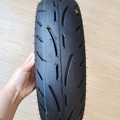 35%-55% di contenuto di gomma Casco del pneumatico 130/70-17 Pneumatici per motocicli e pneumatici durevoli