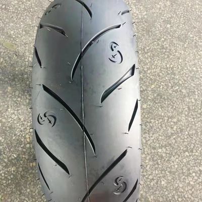 Contenuto di gomma 35-55% 130/80-17 Pneumatici per motociclisti 160/60/17 per una durata più lunga