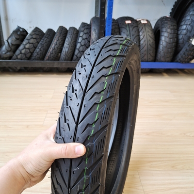 80/90-14 Dimensione Motociclo Tubeless Pneumatic Making Machine con e Deep Pattern Design