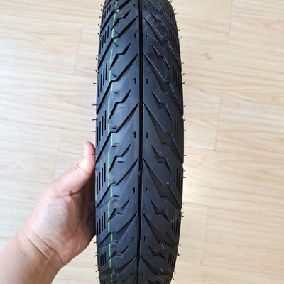 80/90-14 Dimensione Motociclo Tubeless Pneumatic Making Machine con e Deep Pattern Design