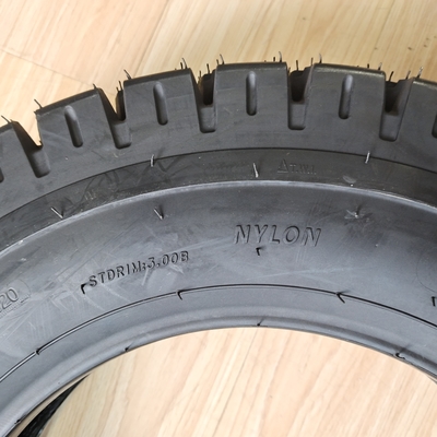 Super 4,50-12 pneumatici senza tubo per motociclette con OEM accettabile