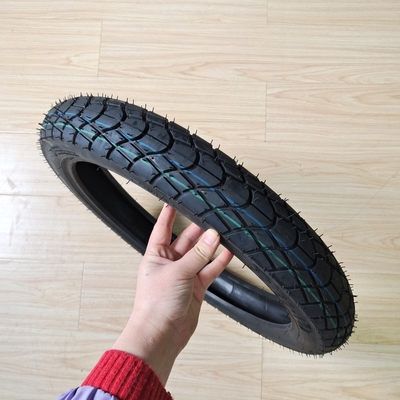 90/80-16 Pneumatico nero con involucro Pneumatico per moto perfetto per le vostre esigenze commerciali