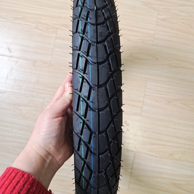 90/80-16 Pneumatico nero con involucro Pneumatico per moto perfetto per le vostre esigenze commerciali