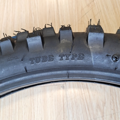 80/100-21 Pneumatici di gomma naturale per motociclette Il perfetto equilibrio tra prestazioni e durata