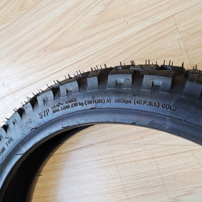 90/90-18 TT Pneumatici per motocicli MT026 Fabbricati con 35%-55% di gomma naturale