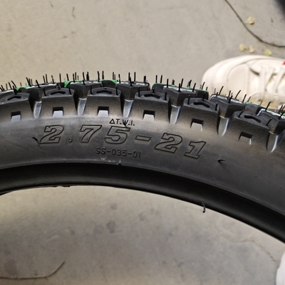 Pneumatici da gomma per motocicli da 2,75-21 con involucro e porto di carico di Qingdao