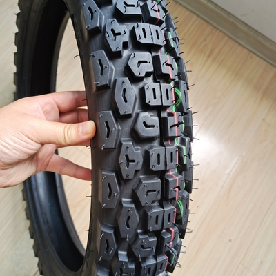 3.00-17 Pneumatici per motocicli 35% contenuto di gomma Ideale per le esigenze dei clienti