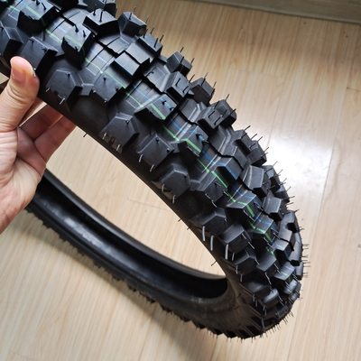3.00-17 Pneumatici per motocicli 35% contenuto di gomma Ideale per le esigenze dei clienti