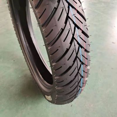 Contenuto di gomma del 35%-55% Disegno profondo 120/70-17 Pneumatico per motociclette per tutte le condizioni meteorologiche