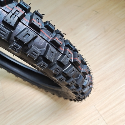 Pneumatici per motociclette Panther 3.00-17 per carico nel porto di Qingdao e durata di 20000 KM