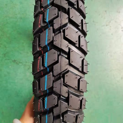 Maxxis Motorcycle Tire Tubeless 110/90-16 con contenuto di gomma del 35%-55% nel porto di Qingdao