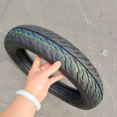 35%-55% di contenuto di gomma pneumatici per motocicli senza tubi 100/80-14 90/80-14 con lunga durata