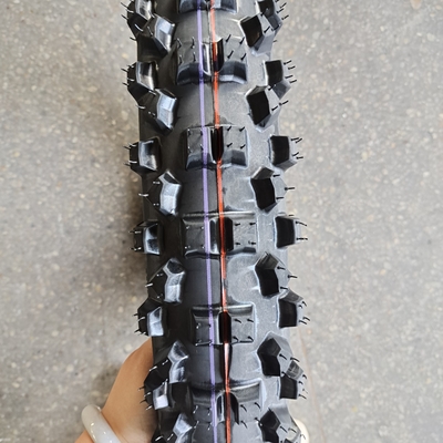110/90-19 e 80/100-21 Pneumatici per motociclette off-road per il trasporto del porto di Qingdao